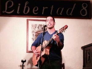 “A guitarra limpia”, encuentro con Sergio Alzola