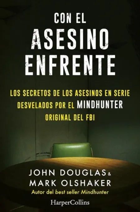 Con el Asesino Enfrente