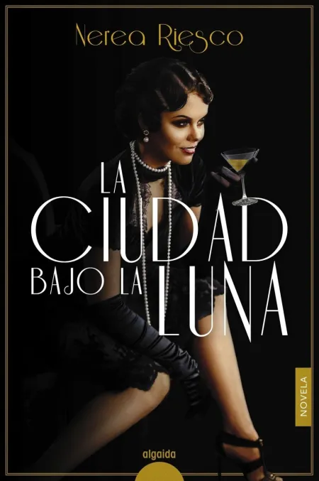 La Ciudad Bajo la Luna